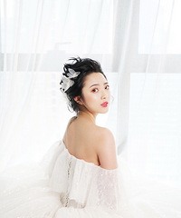 ���ϻ�ɴ����ױ��˭������С��Ů��