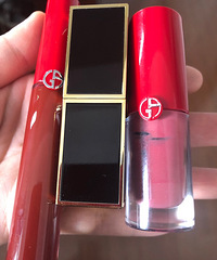 今天包里的口红带的这三支很日常,涂起显白