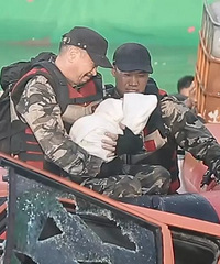 从细节看《流浪地球》删了什么,网传原片多20分钟