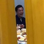 网友偶遇胡歌重庆吃饭