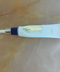尝试不同品牌的眼霜,选择最适合自己的!这些我要推荐