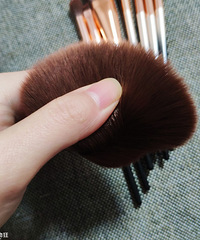 �������ױˢ��Ҫ̫�ÿ������ʺ��տصĻ�ױ����