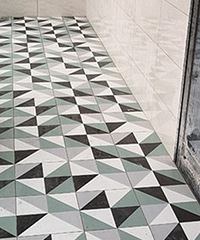 我老婆选的地砖,感觉把阳台毁了。