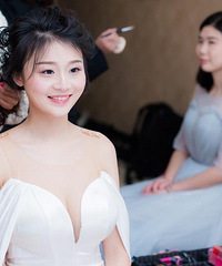 穿上这件婚纱都说是女神范儿,老公却在婚礼上紧张地话都说不出来