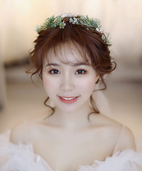化妆师很重要,素颜路人也能分分钟变女神,换上婚纱就是写真大片