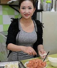 重庆面馆女老板因长相走红