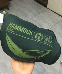 ���޴��νӴ�����Ȼ����Я�ĵ�����Ұ�͵��Ǳر�����