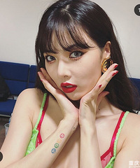 泫雅又出新妆容了,有人说像“乡村名媛风”,你觉得好看吗?