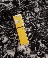 去年订的故宫口红,今天才收到!快来看看我的试色吧