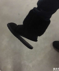 ����ר�񱻿ӹ��𣿸����UGG�ͱ��������....