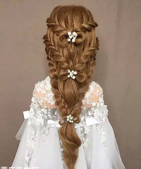 �����������﷢�ͣ���һ�����Գ�ΪŮ��