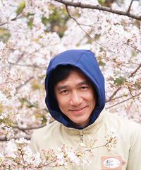 ����͸���һ�黨���գ�����������ΰ����