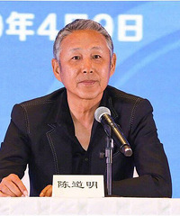 64��µ���������һͷ�׷����˺ö�