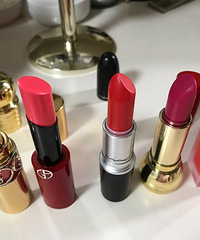 有没有人和我一样,旧的口红没用完之前,新的忍着不用