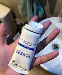 下血本买的一款防晒霜,除了贵,其他都是优点