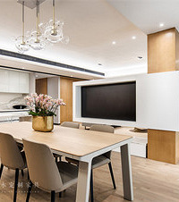 ɽ�����ִ��磬������ת�ĵ���ǽ����������˫�濴