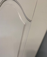 胡桃木衣柜板材上的这些小洞是正常的吗?