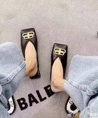 �������ң�����˫Ь�����ߵ���������