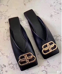�������ң�����˫Ь�����ߵ���������