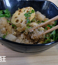 重庆这所高校食堂的冰镇麻辣烫又火了,看似黑暗料理竟然很好吃