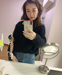 4���Ҵ��µļ��ڣ�ץס���µļ�϶��ë�£����ԳƵ���ƺ��ر�