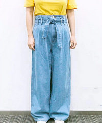粗腿女孩真人测评?世界上真的存在显腿瘦的牛仔裤吗?看完就知道