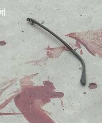男子安装空调不慎从四楼坠落 居然被它救了一命