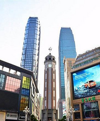 解放碑香奈儿专柜在哪啊?想买口红、香水