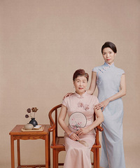 带着妈妈来拍一组写真,两年了终于看到她发自内心的笑脸