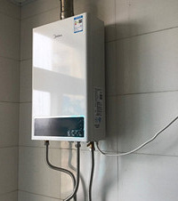 4月家居闲置转让,美的热水器799,儿童床1200……