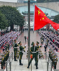 明天8时,人民广场将举行升国旗仪式