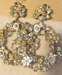 ��Ϊ������ѡ���»����һ������һ�������飬�ĸ��ÿ�