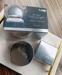 这里都是适合夏天用的彩妆单品,这款控油蜜粉,我会终身回购
