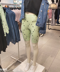 HM和皮卡丘的联名款是认真的吗?这条裤子确定不是棉毛裤?