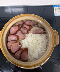 12元买了个砂锅,第一次做煲仔饭就成功了,做法简单锅巴吃起香