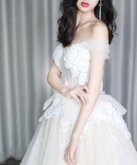 ������ɫ�Ļ�ɴ  ��ֵ��ӵ��