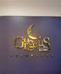 �������һ����ü���飬������ס����ǰ��üë