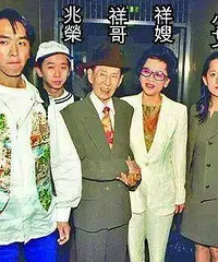 ��ۺ�����Ůͬ��һ���������