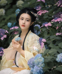 第一次见真绣球,穿汉服拍照也超美