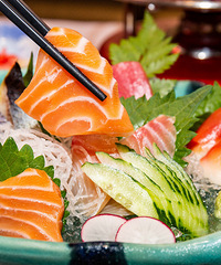 2.9折嗨吃12道美食!198元抢豪华日料2-3人餐,刺身+鲍鱼+牛排