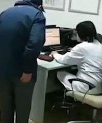 因为这个举动怀孕医生被停诊