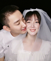 ��Сͮ��С��ڼ����Ļ�ɴ�գ���ʽ�л��Ǻ��㣺�����������Եƹ�