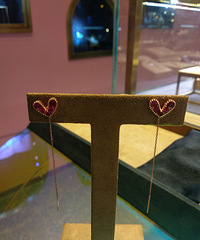 Ů������ӵ�е��鱦���ﶼ�У�������Ƹг�ǿ