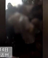 男子被母亲数落没用,?#32842;?#20004;分钟后,他将1岁儿子扔下了6楼