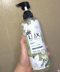 这几款香水型沐浴乳清洁滋润度在线,洗后香香的