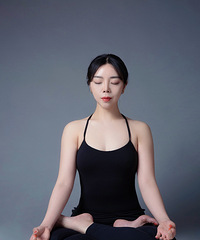 拍一组写真纪念自己坚持了几年的瑜伽,只花了68元拍出来好高级