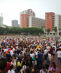 重庆“小升初”面谈现场