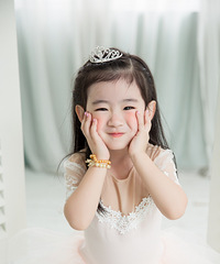 �����δ������Ӱ�����ң���κ�Ů��һ�𵱹���