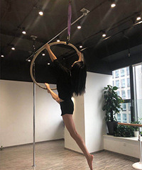 26岁的美女外语老师等你来撩