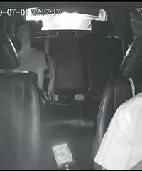 孕妇出租车上产子,这波操作让人看傻